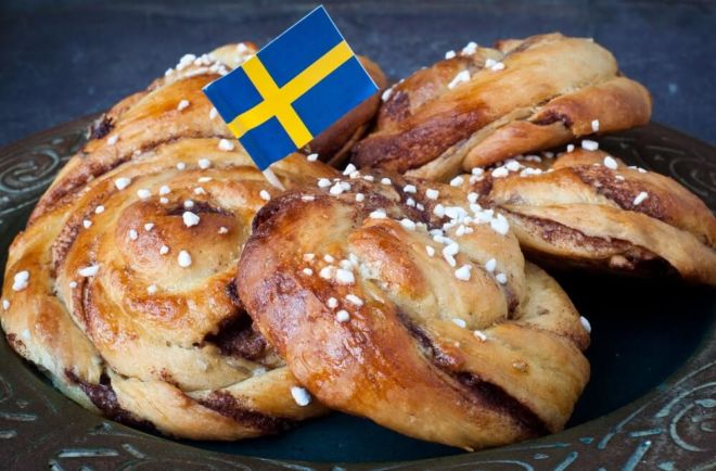 schwedische Fika Kranzbrötchen Flagge