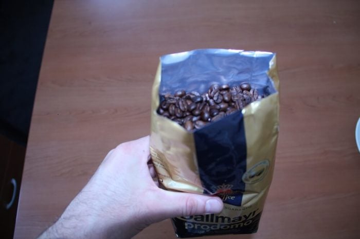 Dallmayr Prodomo Verpackung in der Hand