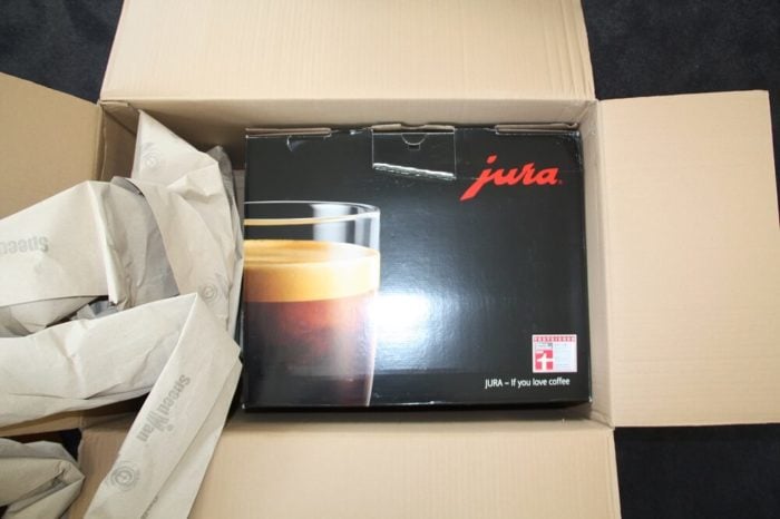 Jura E8 Verpackung Karton