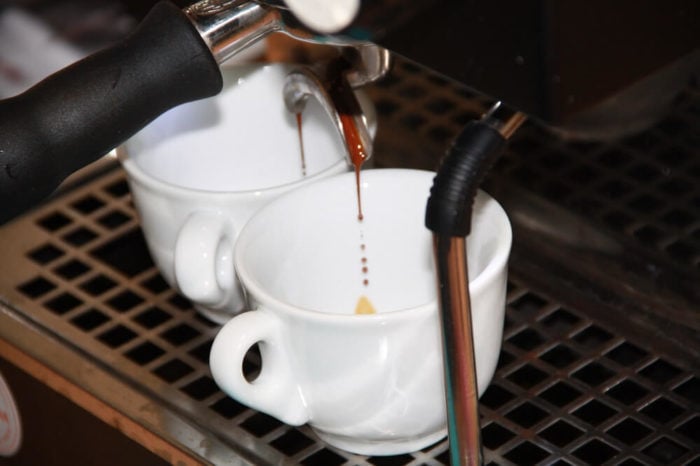 Illy Espresso-Röstung-N Zubereitung im Siebträger