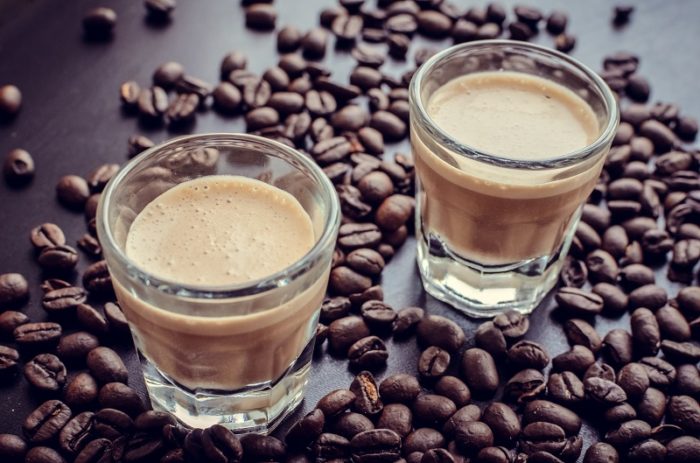Kaffeelikör - Genuss in der kalten Jahreszeit | roastmarket Magazin