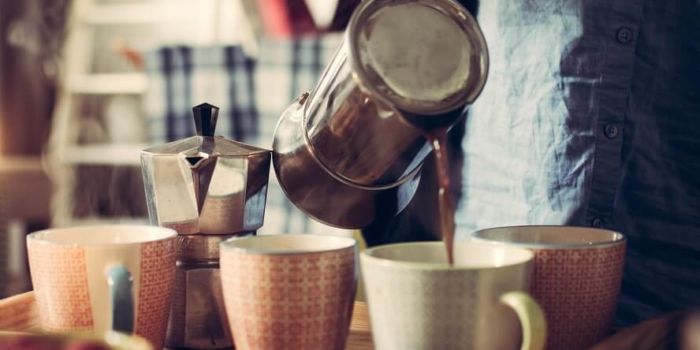 Espressokocher Kaffee servieren