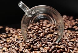 Kaffee und Spirituosen