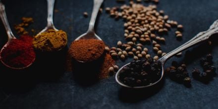 Gewürze im Chai Latte