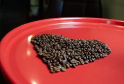 Herz aus Kaffeebohnen