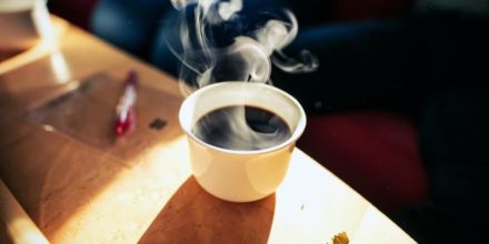 Dampfende Tasse Kaffee