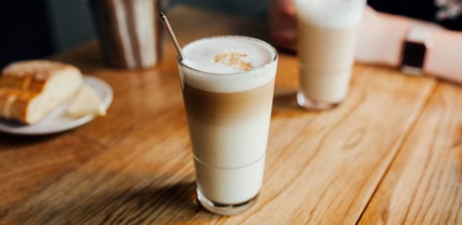 Schoko Latte für ein junges weißes Flittchen Schoko Latte für ein junges weißes Flittchen