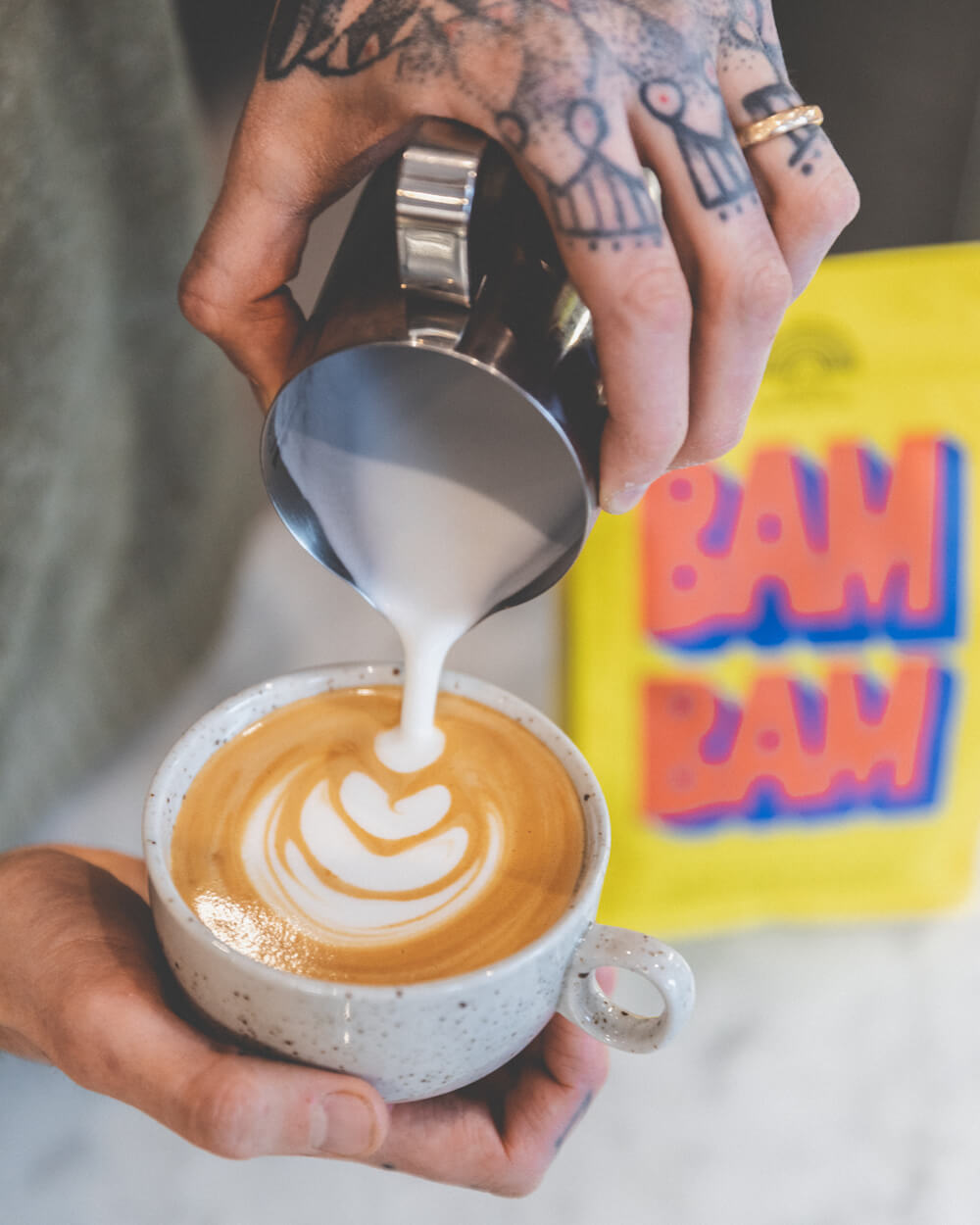 Lykke Bambam espresso in Cappuccino mit Latte Art”