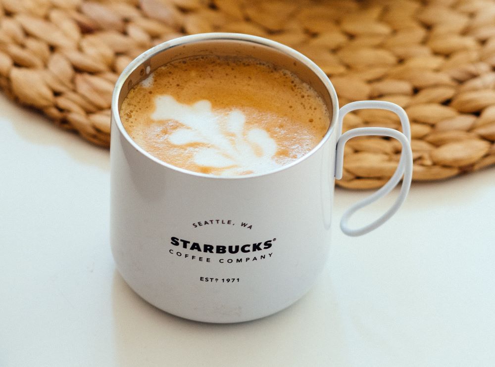Starbucks-Kaffee in Tasse